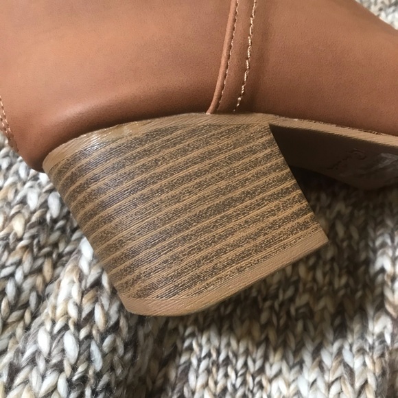 Qupid Camel Open Toe Booties - Picture 5 of 11